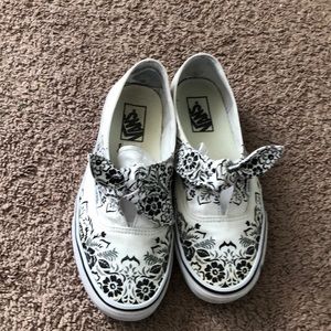 Slip on bandana vans size 9 women’s